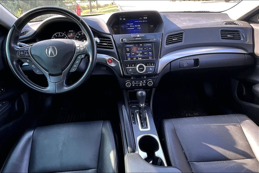 Used 2017 Acura ILX FWD image 17
