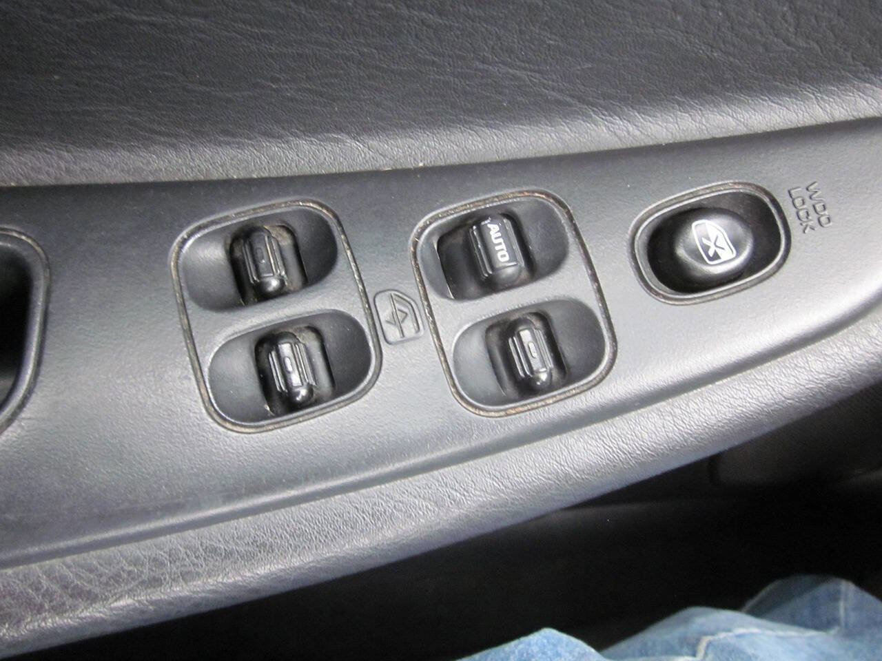 Used 2006 Dodge Stratus SXT image 23