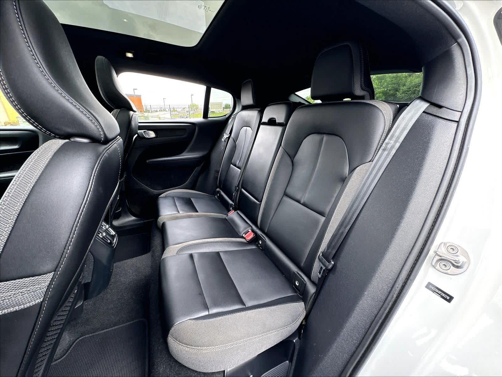 Used 2023 Volvo C40 Recharge Core AWD/4WD image 29
