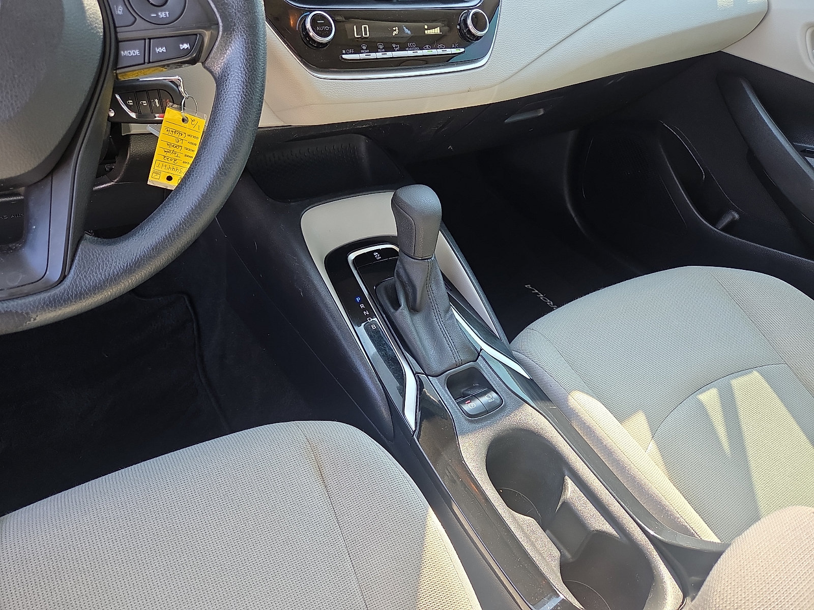 Used 2022 Toyota Corolla LE FWD image 25