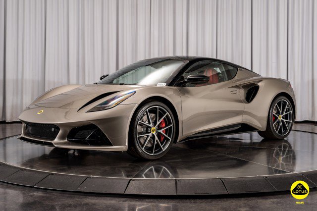 New 2025 Lotus Emira image 5