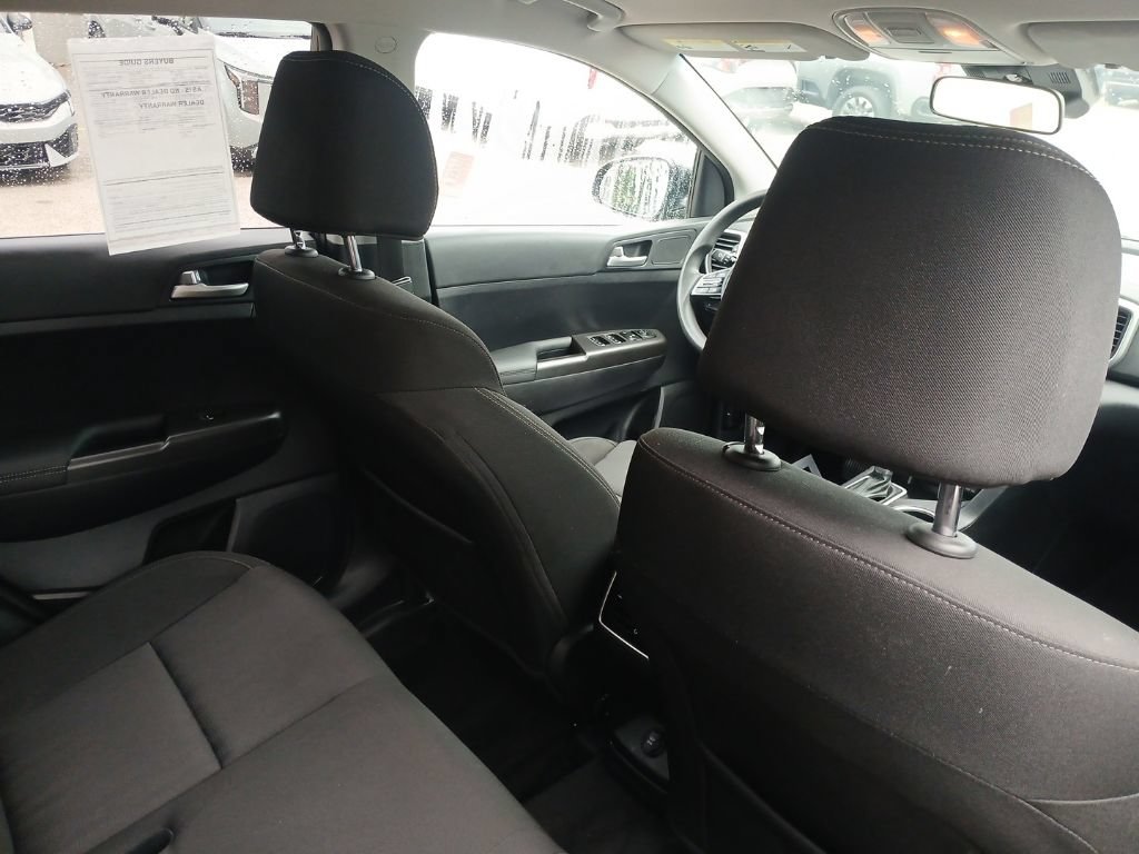 Used 2022 Kia Sportage LX AWD/4WD image 17