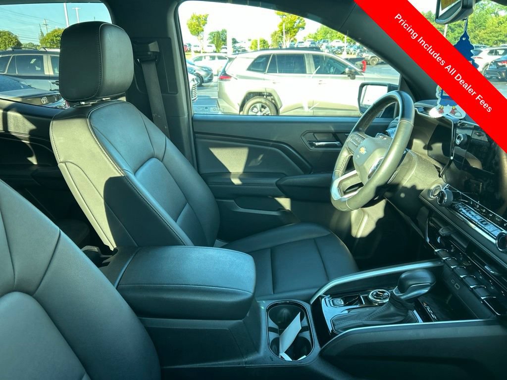 Used 2023 Chevrolet Colorado LT w/ LT Convenience Package III AWD/4WD image 3