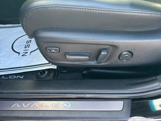Used 2018 Toyota Avalon Limited w/ All Weather Liner Package FWD image 18