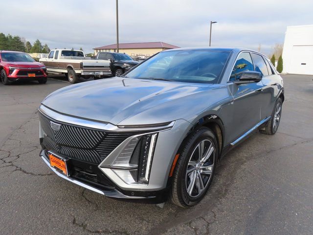 Used 2024 Cadillac Lyriq Luxury image 3
