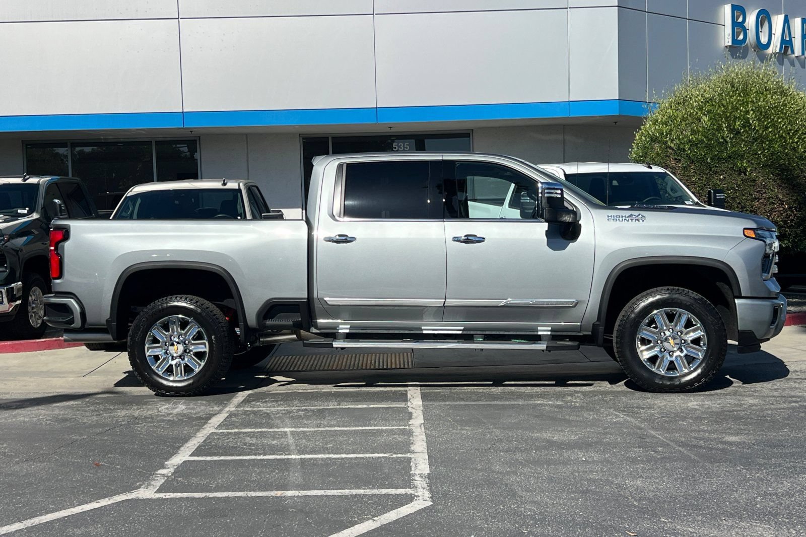 New 2026 Chevrolet Silverado 2500 High Country w/ High Country Premium Package AWD/4WD image 3