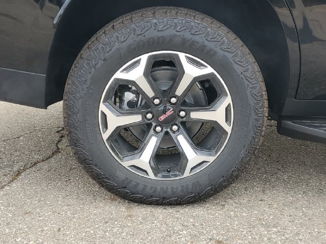 New 2026 GMC Yukon AT4 w/ AT4 Preferred Package AWD/4WD image 5