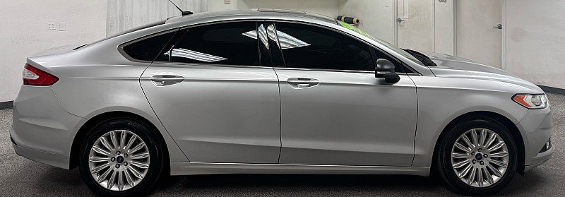 Used 2013 Ford Fusion Energi SE w/ Driver Assist Pkg FWD image 4