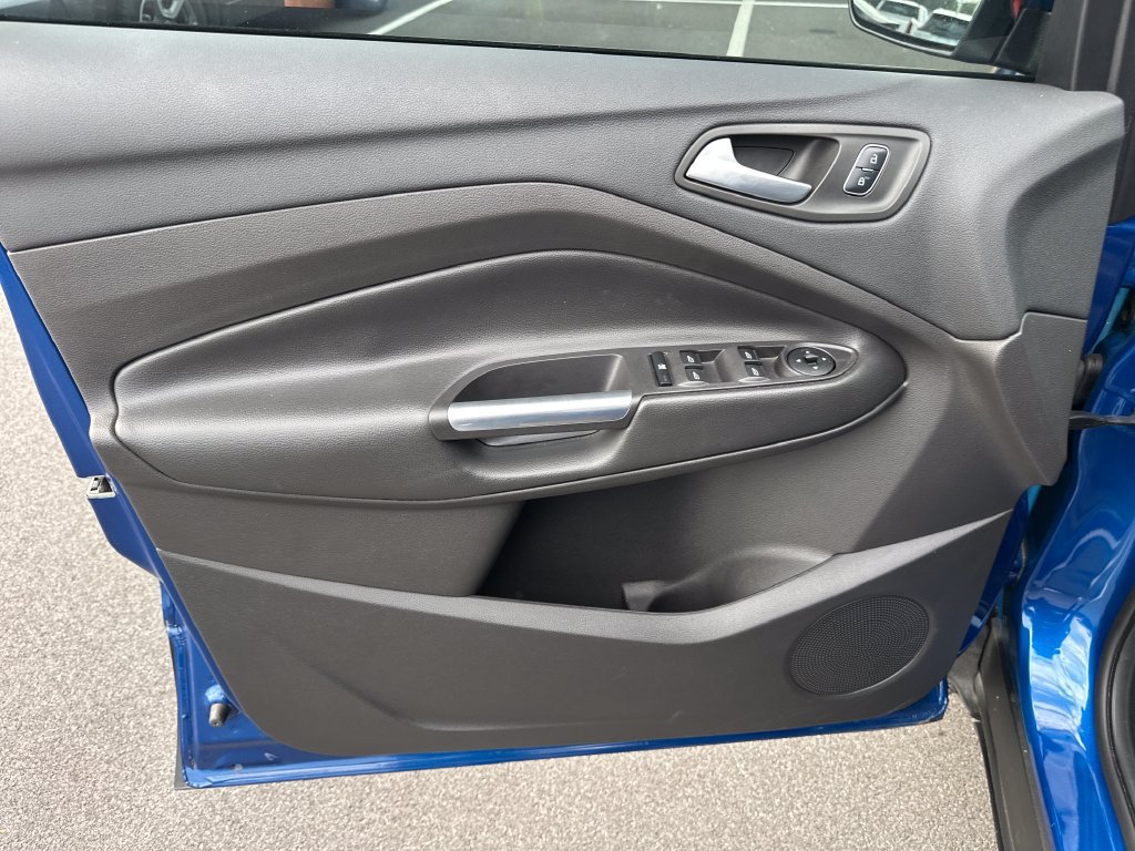 Used 2018 Ford Escape SE w/ SE Sync 3 Package AWD/4WD image 11