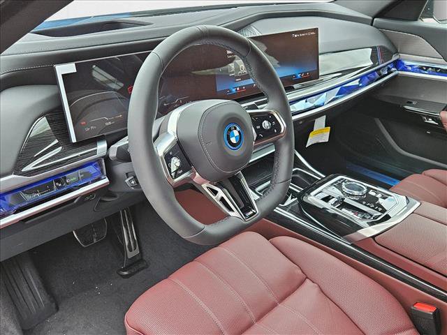 New 2025 BMW i7 xDrive60 w/ Premium Package AWD/4WD image 3