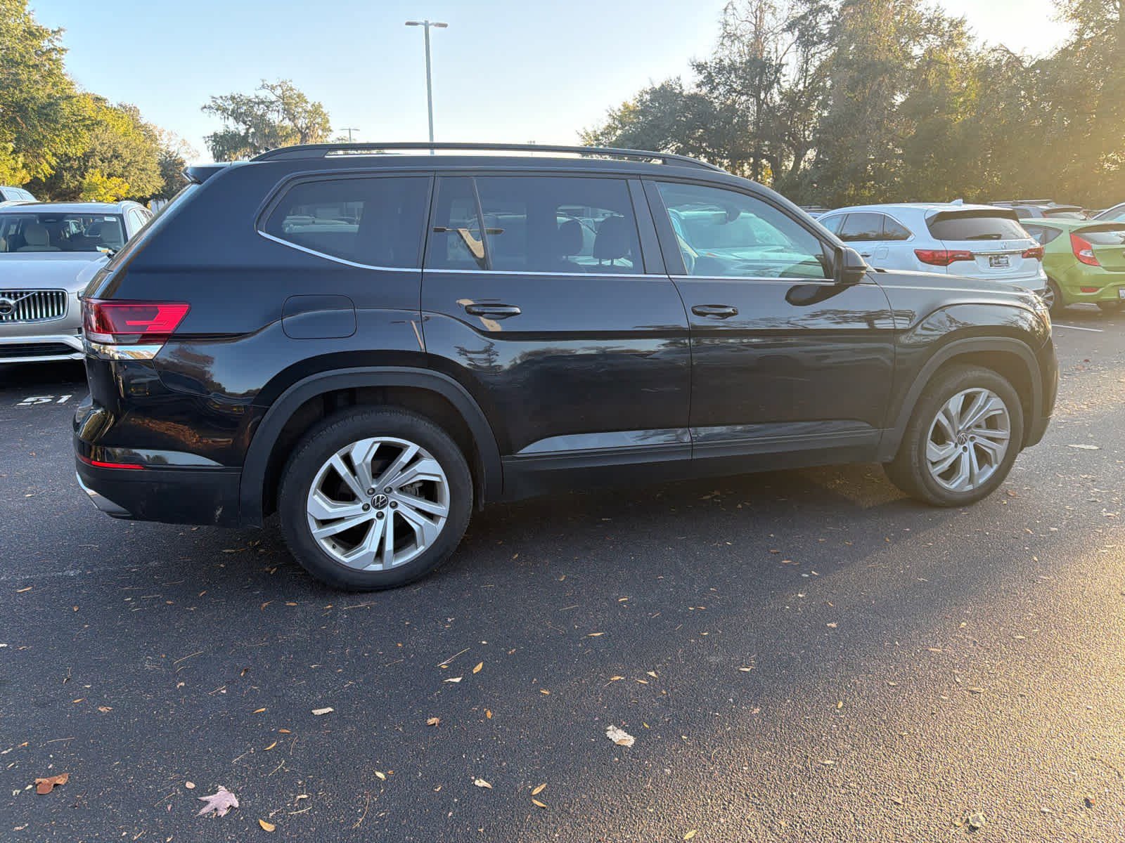 Used 2021 Volkswagen Atlas SE image 17