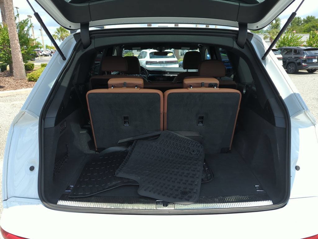 Used 2021 Audi Q7 2.0T Premium w/ Convenience Package AWD/4WD image 19