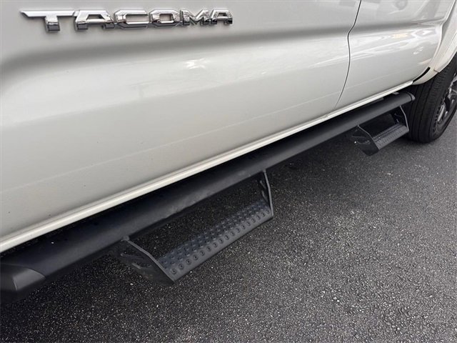 Certified 2023 Toyota Tacoma SR5 image 9