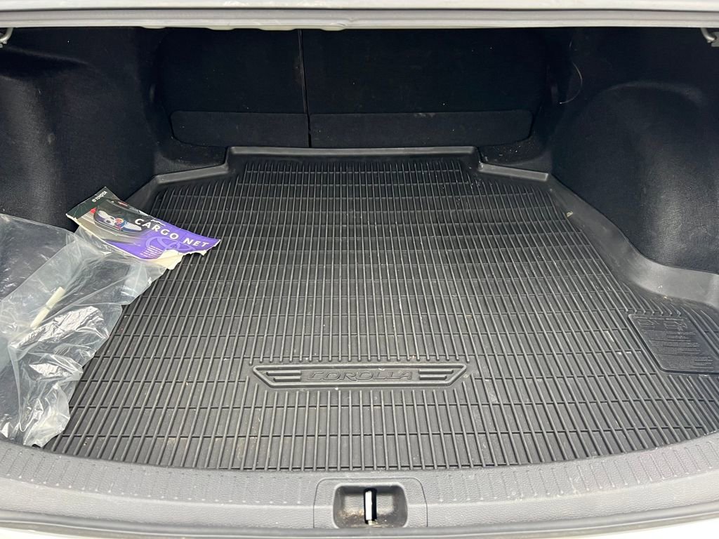 Used 2022 Toyota Corolla LE image 13