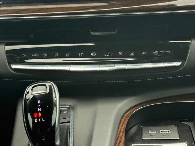 Used 2022 Cadillac Escalade ESV Sport Platinum w/ LPO, ONYX Package RWD image 4