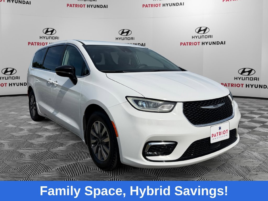 Used 2024 Chrysler Pacifica Limited