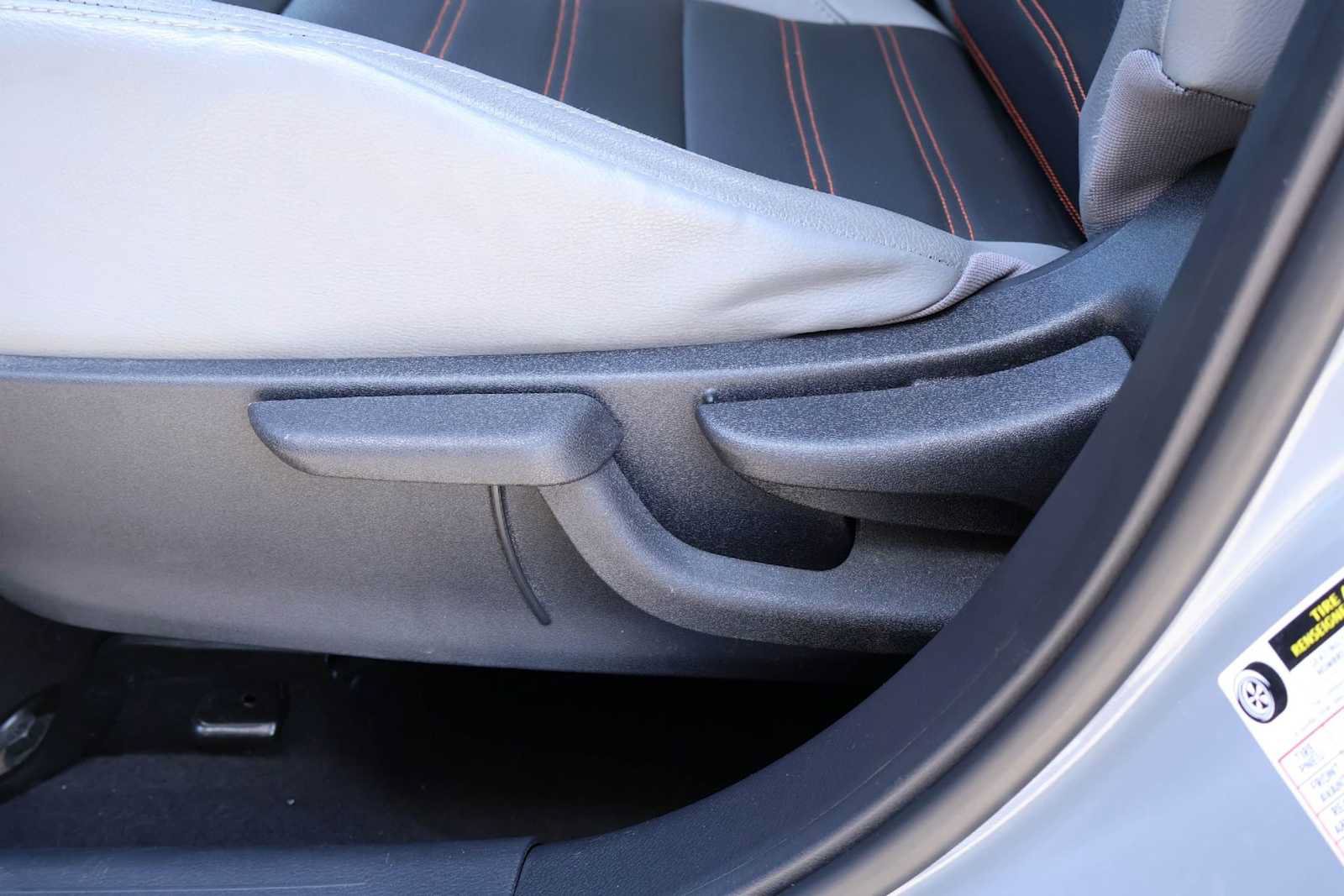 Used 2023 Nissan Kicks SR w/ SR Premium Package FWD image 24