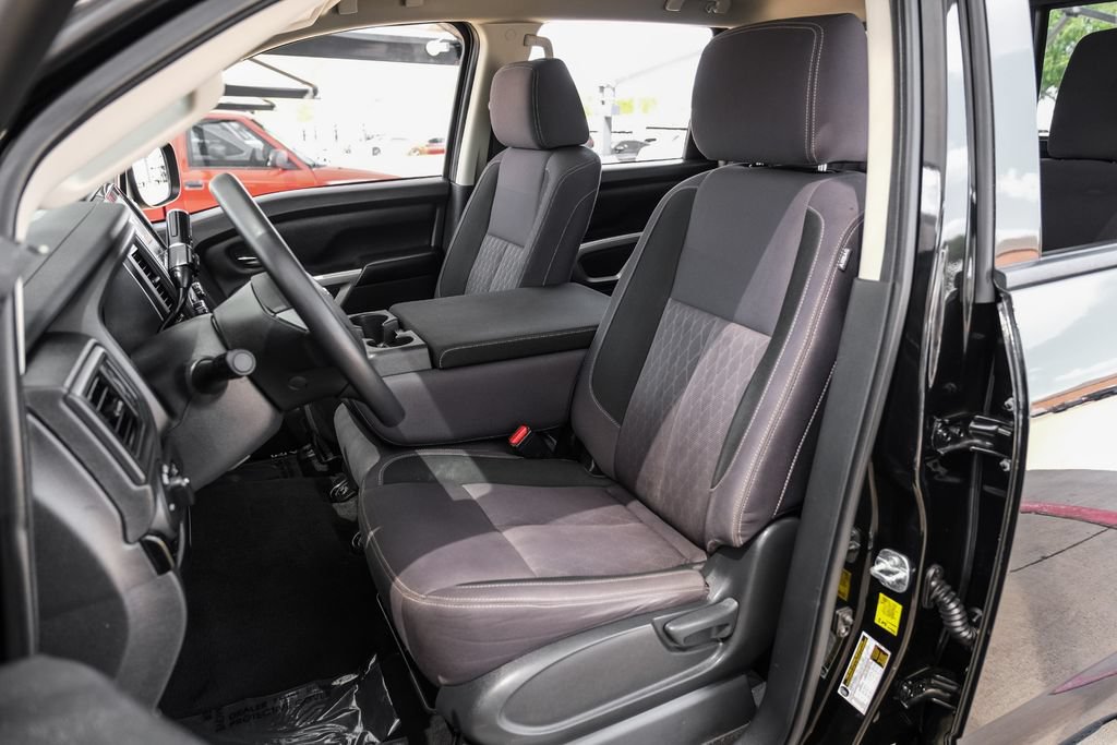 Used 2022 Nissan Titan SV w/ Accessory Utility Package AWD/4WD image 31