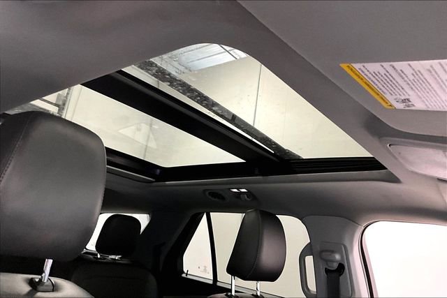 Used 2022 Ford Explorer XLT w/ XLT Sport Appearance Package image 29