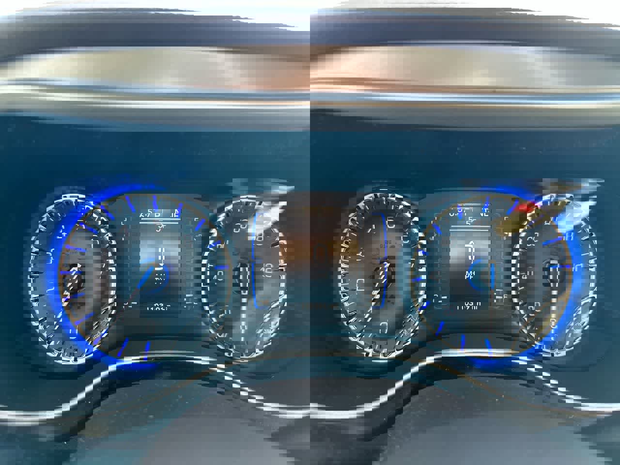 Used 2018 Chrysler Pacifica Touring-L image 36