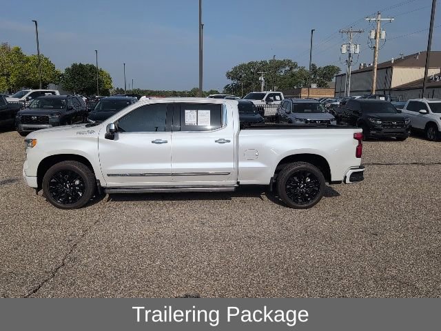 Used 2024 Chevrolet Silverado 1500 High Country w/ High Country Premium Package AWD/4WD image 3
