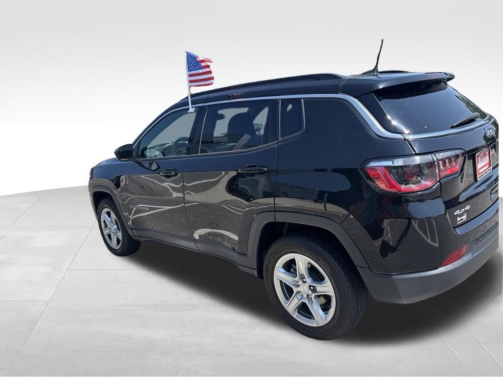 Used 2024 Jeep Compass Latitude AWD/4WD image 5