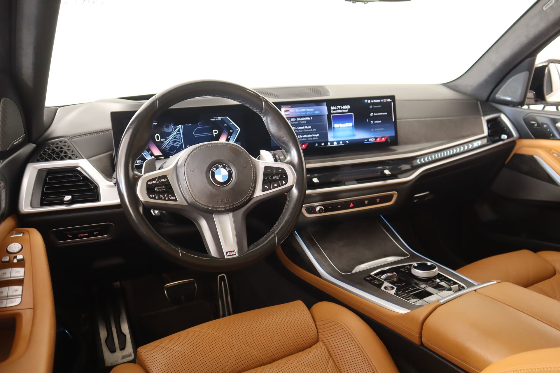 Used 2024 BMW X7 xDrive40i w/ Executive Package image 2