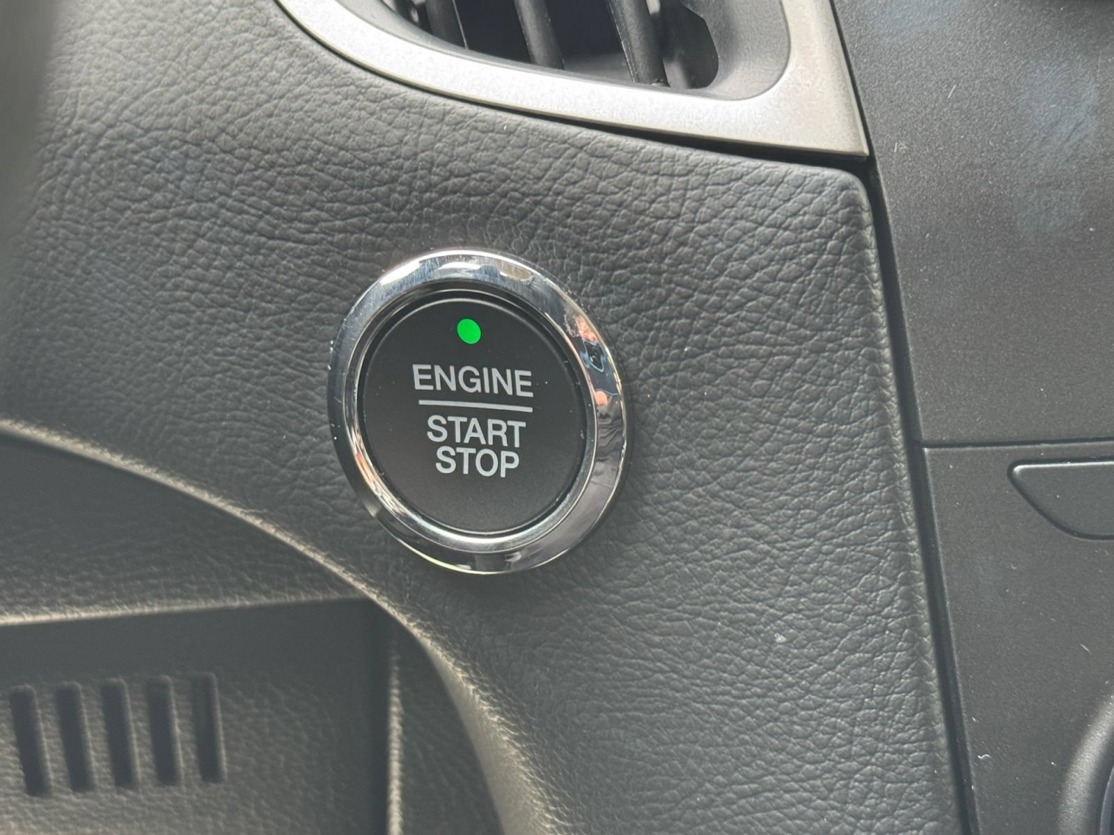 Used 2018 Ford Edge SEL FWD image 5