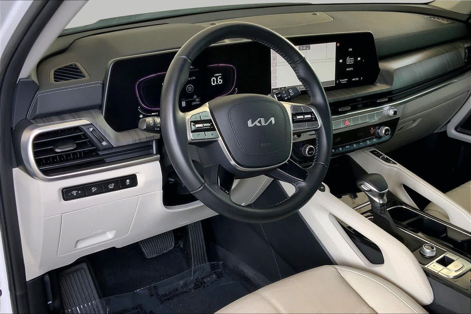 Used 2023 Kia Telluride EX w/ EX Captain's Chair Package FWD image 18