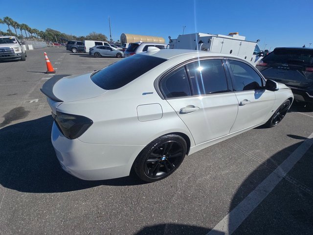 Used 2018 BMW 330e image 3