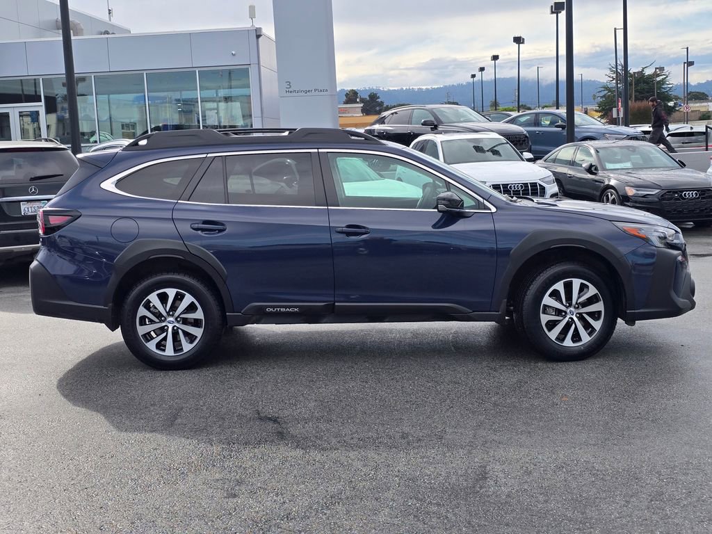 Used 2025 Subaru Outback Premium image 32
