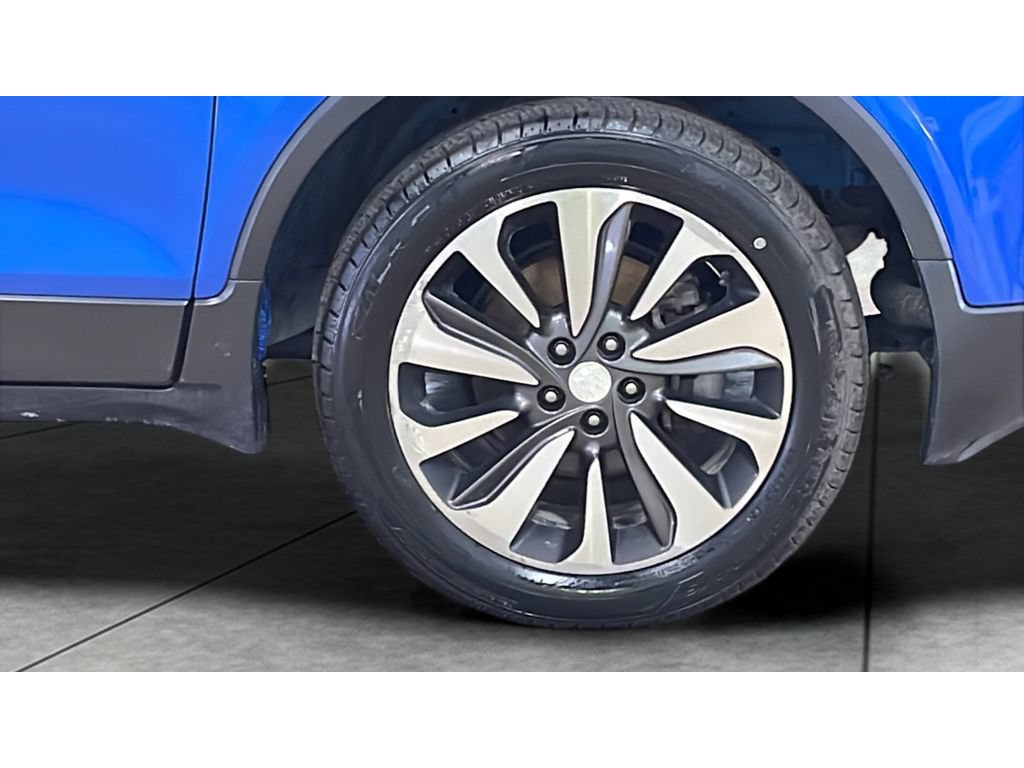 Used 2018 Buick Encore Essence AWD/4WD image 21