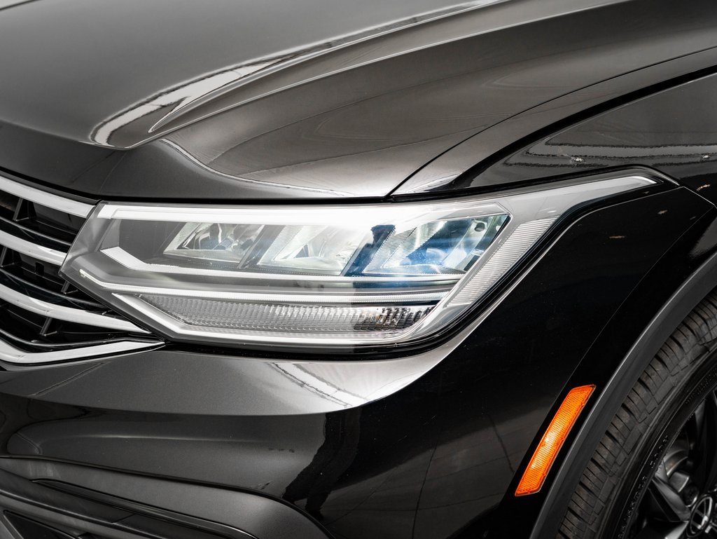 Used 2022 Volkswagen Tiguan SE w/ Panoramic Sunroof Package image 16