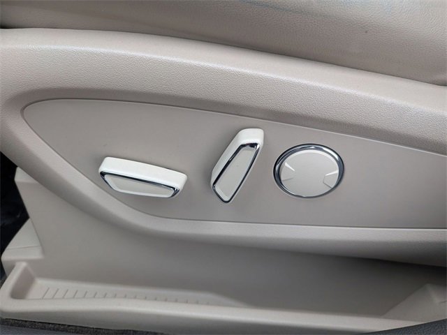 Used 2022 Lincoln Nautilus Reserve image 14