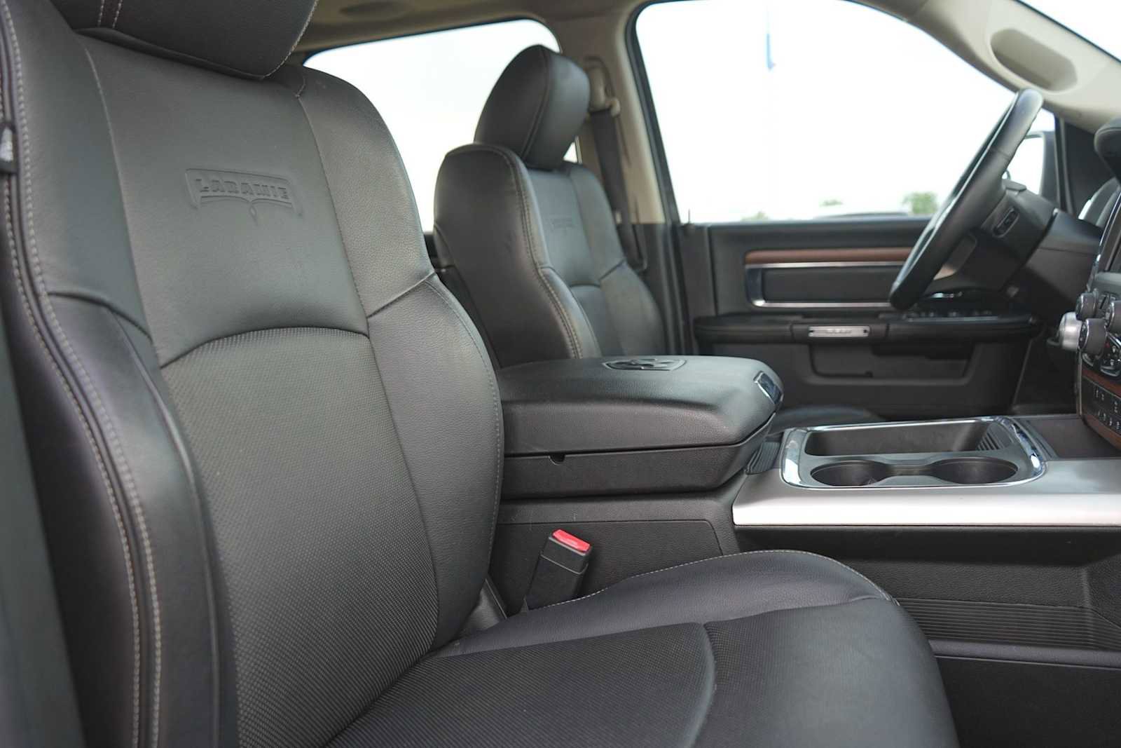 Used 2016 RAM 1500 Laramie w/ Convenience Group AWD/4WD image 15