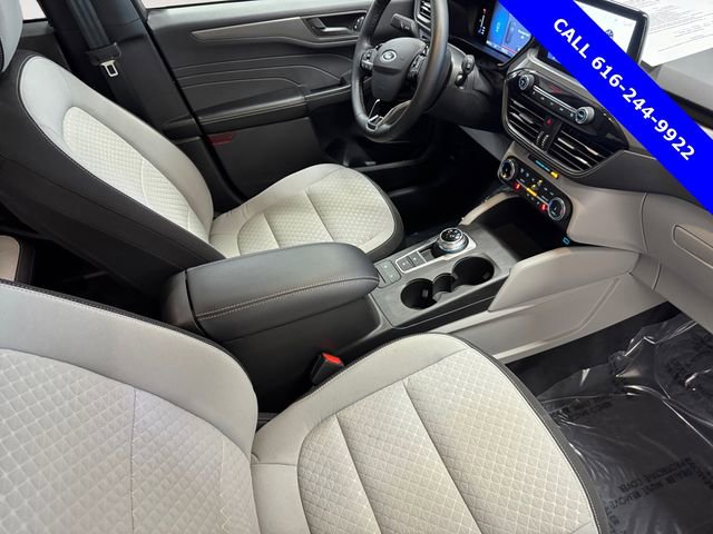 Used 2023 Ford Escape Active image 9