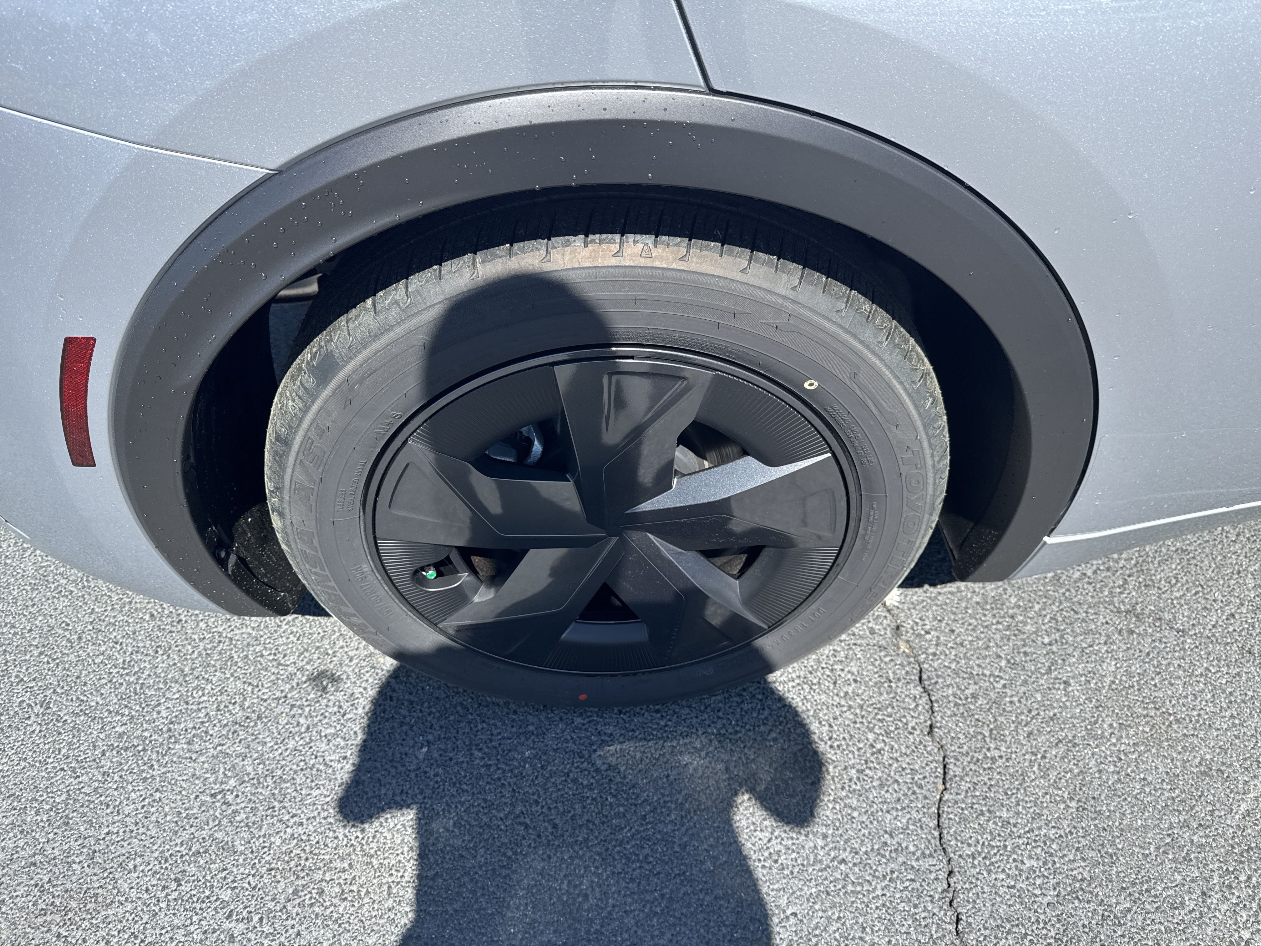 New 2024 Toyota Prius LE FWD image 11