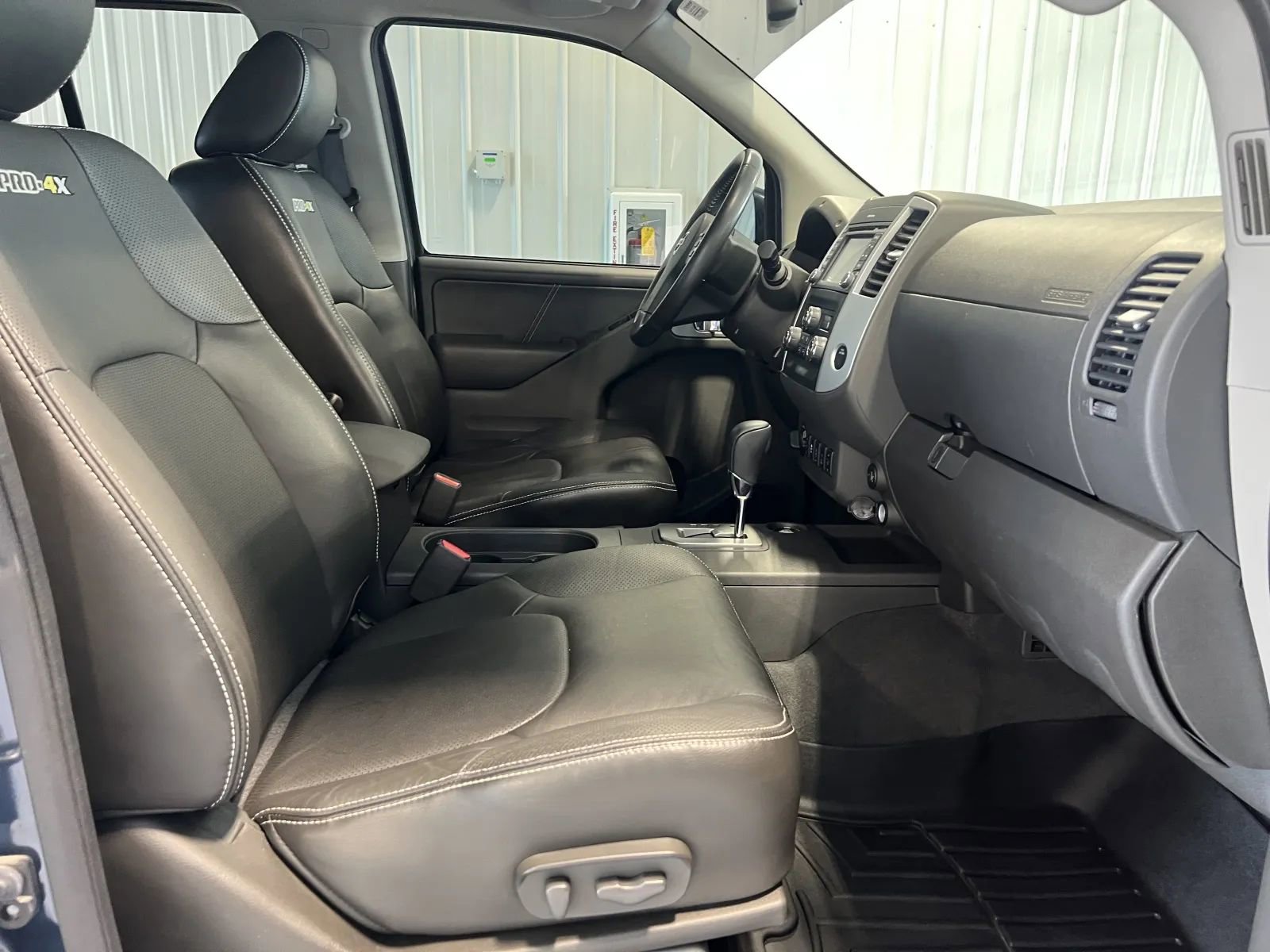 Used 2021 Nissan Frontier PRO-4X w/ Pro-4x Utility Package AWD/4WD image 28