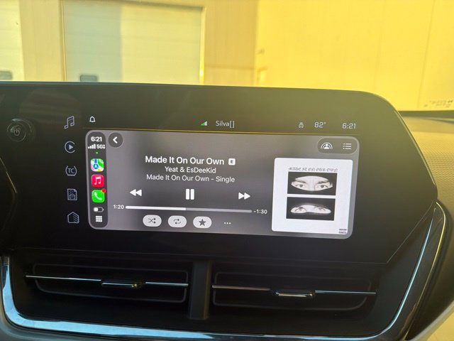 Used 2025 Chevrolet Trax LT FWD image 28