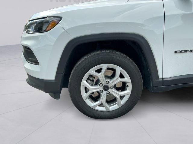 Used 2025 Jeep Compass Latitude AWD/4WD image 9