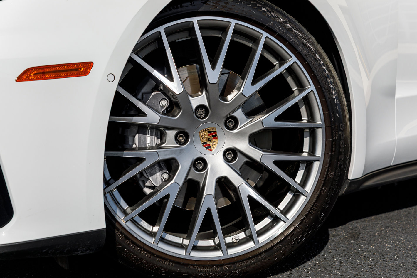 Used 2024 Porsche Panamera 4 image 2