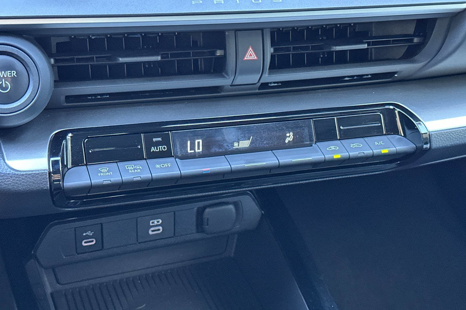 Certified 2024 Toyota Prius LE FWD image 19