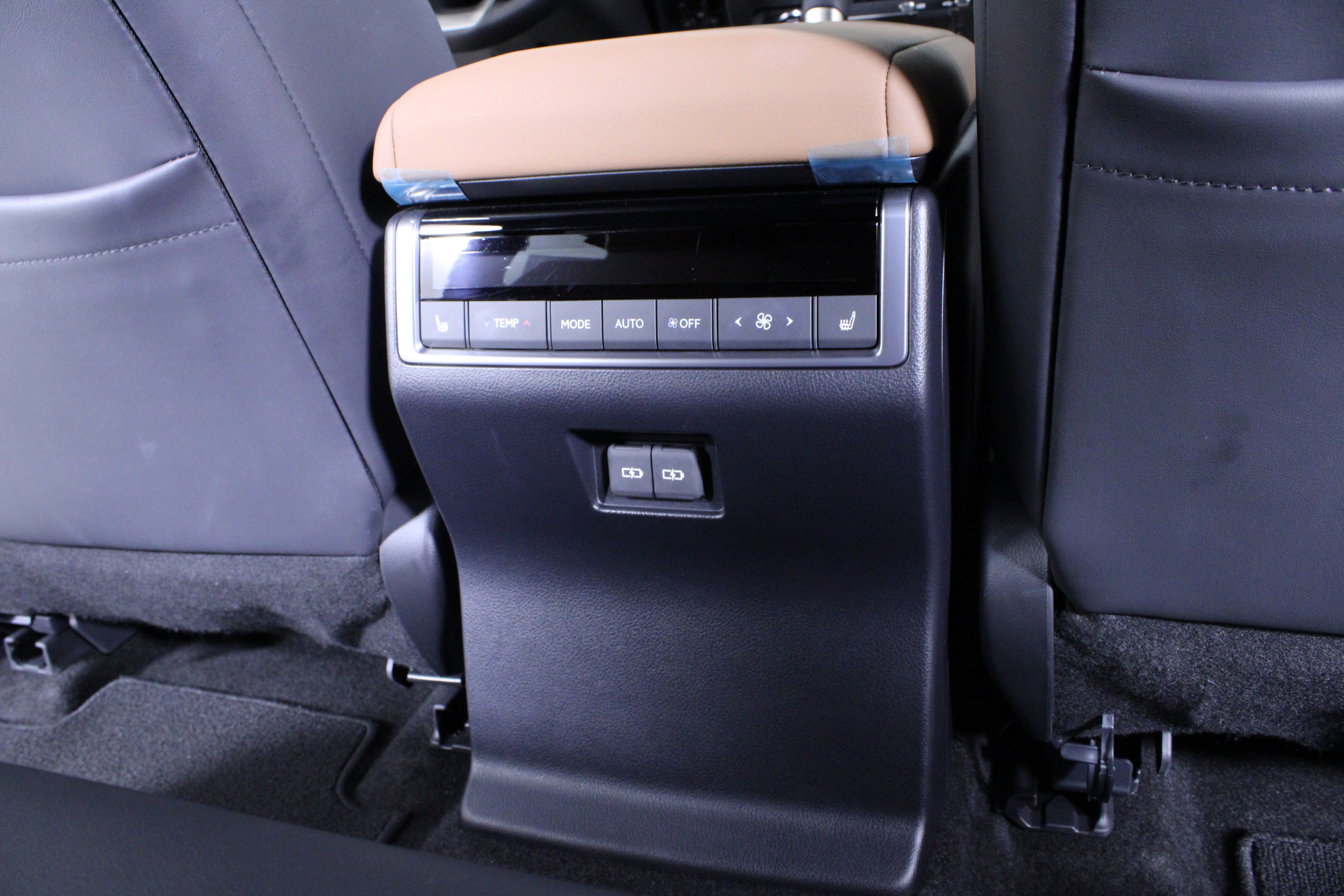 Used 2024 Lexus GX 550 w/ Accessory Package (Z1) AWD/4WD image 17