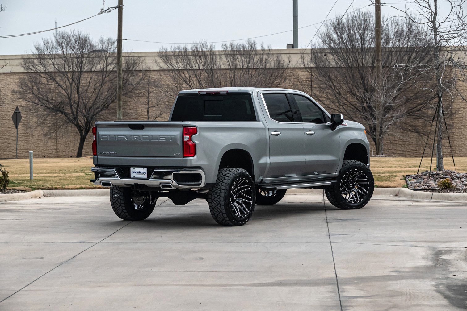 Used 2025 Chevrolet Silverado 1500 LTZ image 8