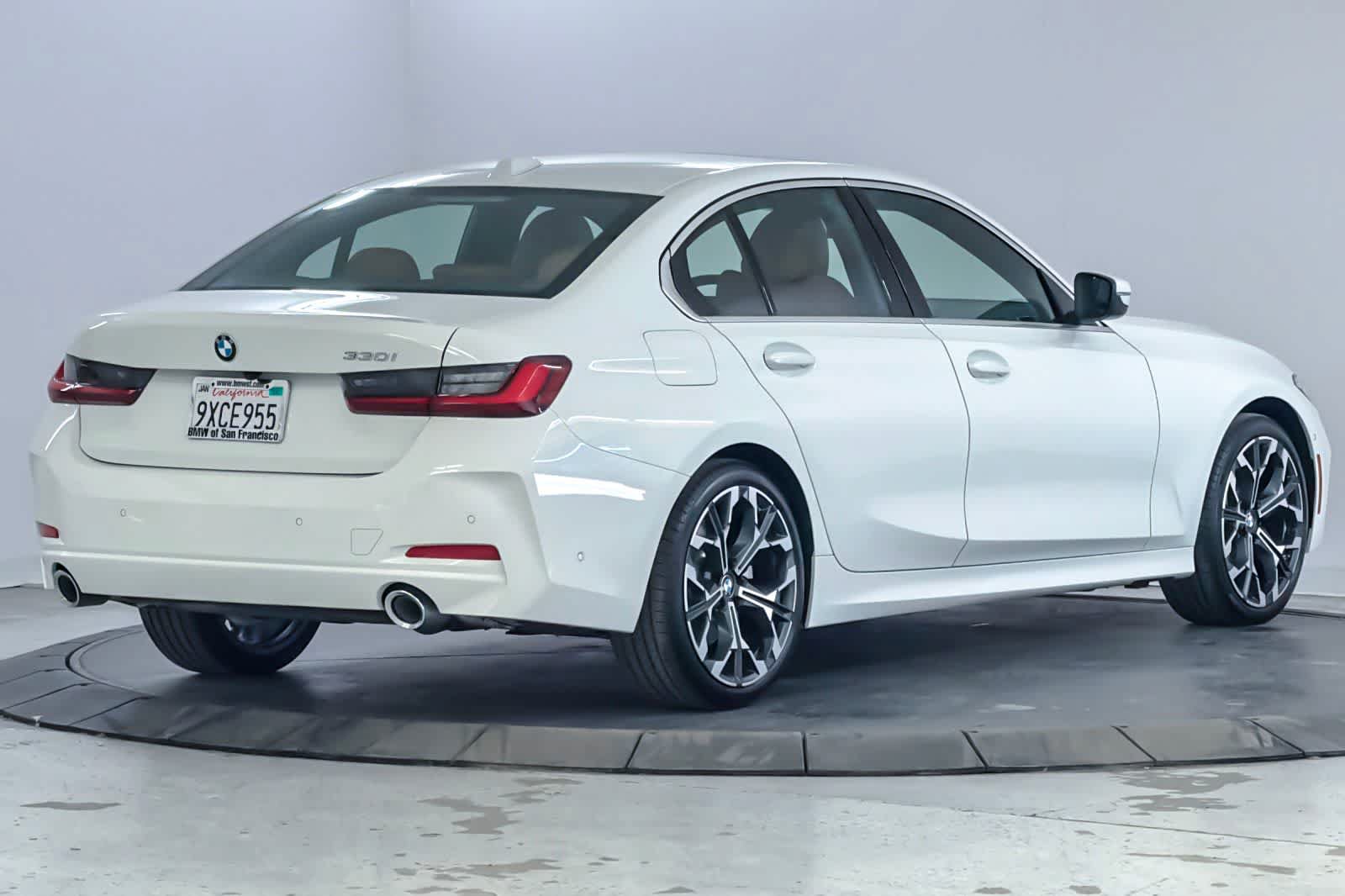 Used 2026 BMW 330i Sedan w/ Premium Package RWD image 2