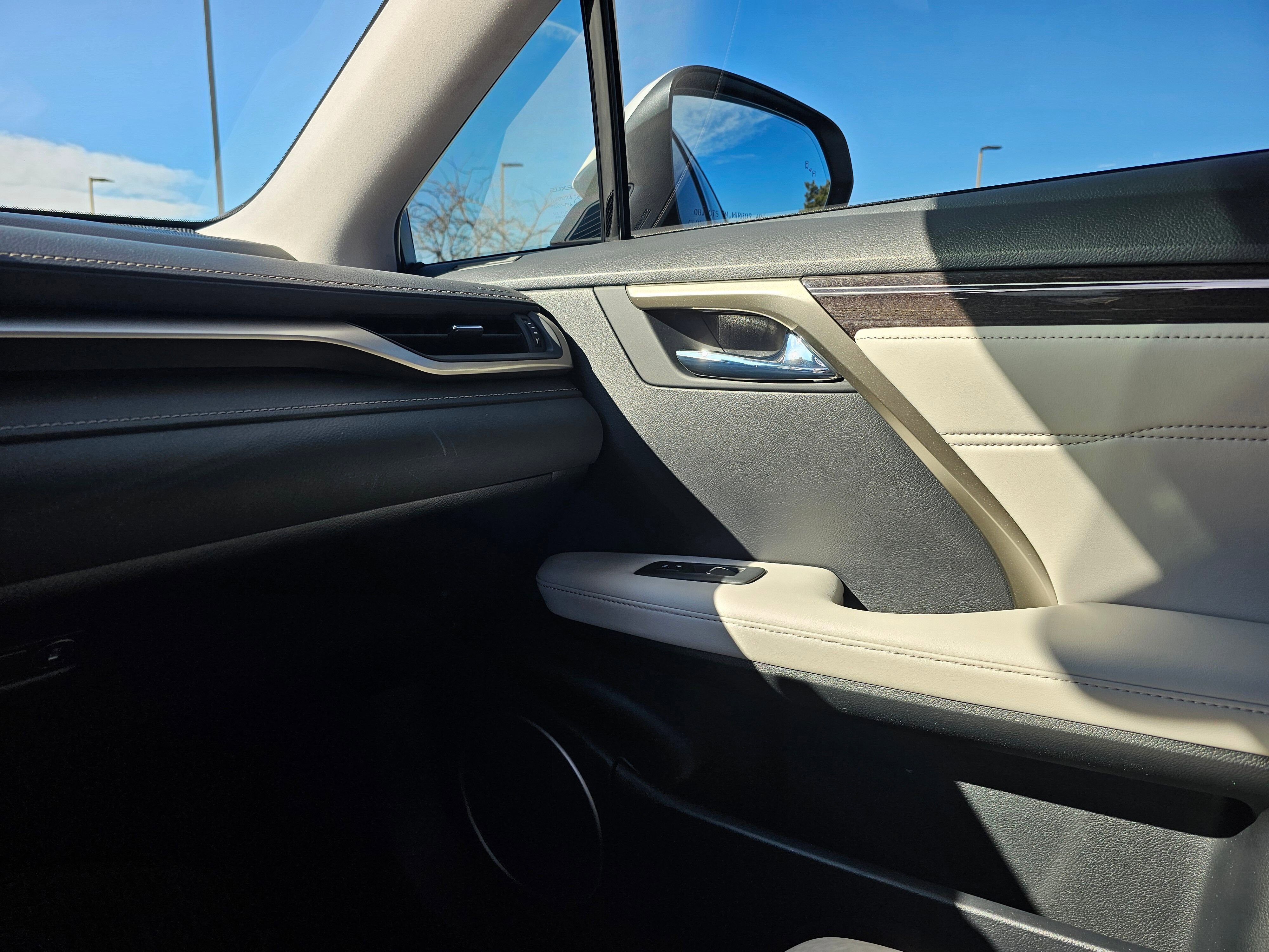 Used 2020 Lexus RX 350L Luxury w/ Accessory Package image 60