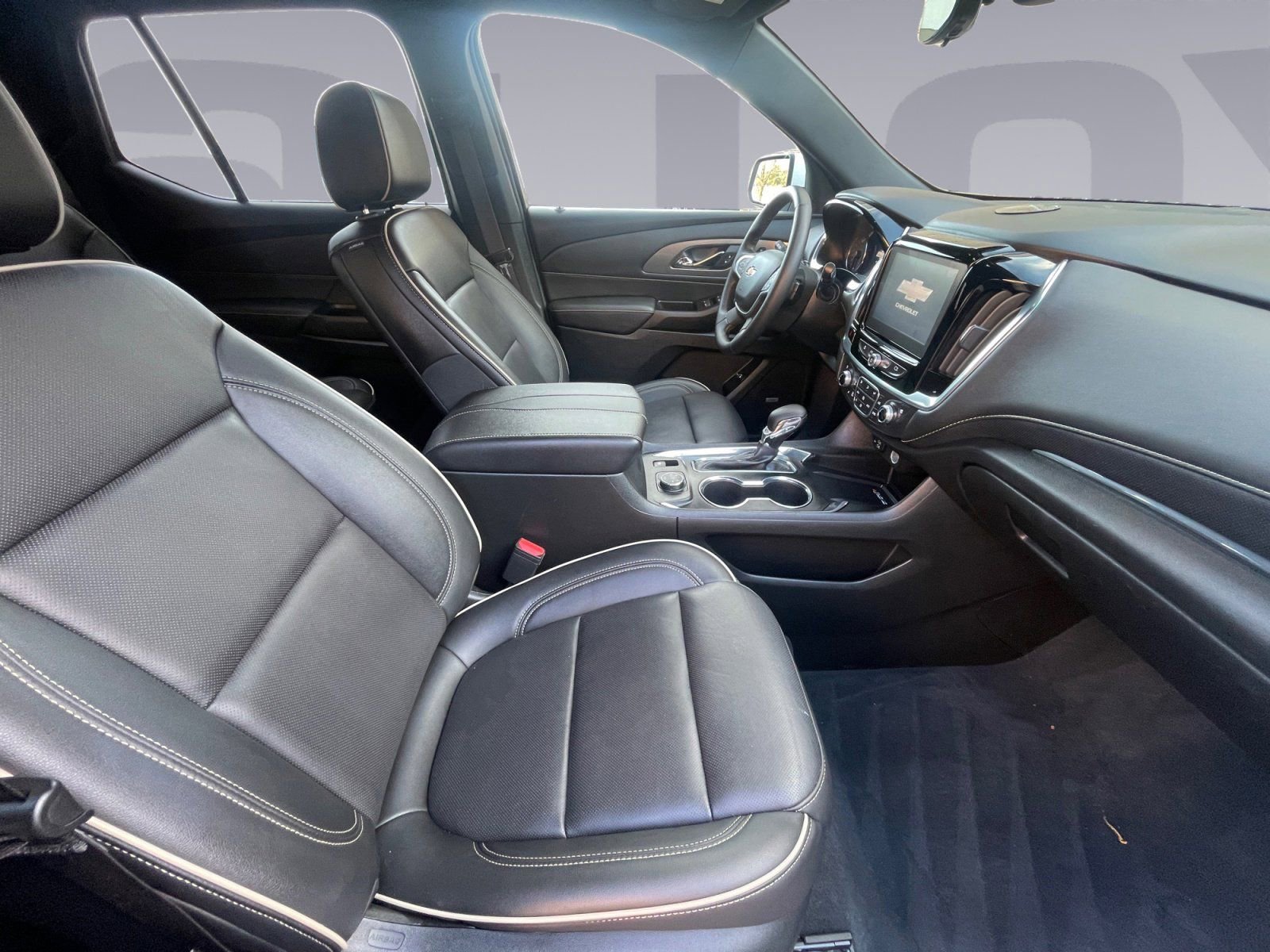 Used 2023 Chevrolet Traverse Premier w/ LPO, Cargo Package image 17