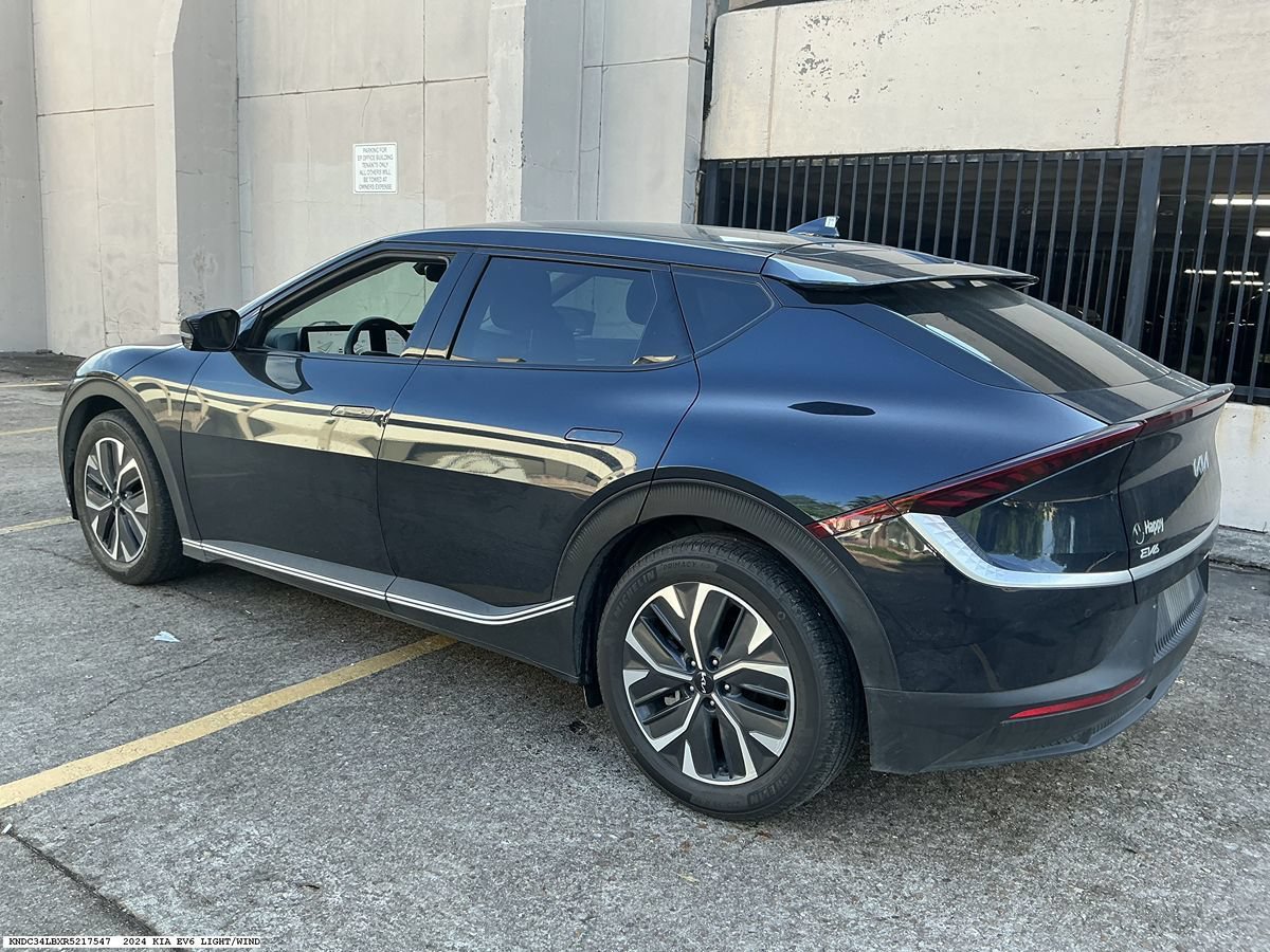 Used 2024 Kia EV6 Light RWD image 5
