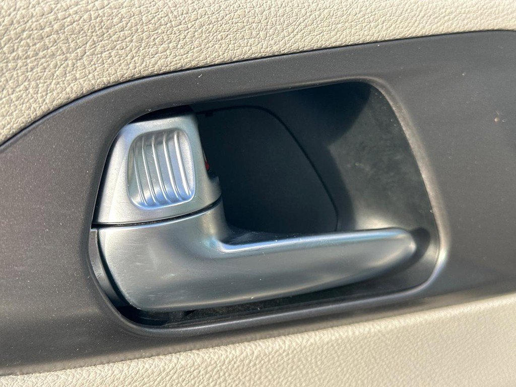 Used 2020 Chrysler Pacifica Touring-L Plus w/ Tire & Wheel Group FWD image 22