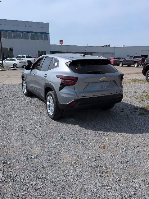 New 2026 Chevrolet Trax LS w/ LS Convenience Package FWD image 6